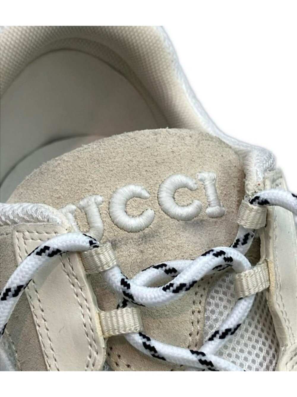 Gucci Low Cut Sneakers Run 9.5 - Picture 8 of 9